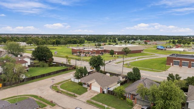 3217 N 8th Place, Broken Arrow, OK 74012