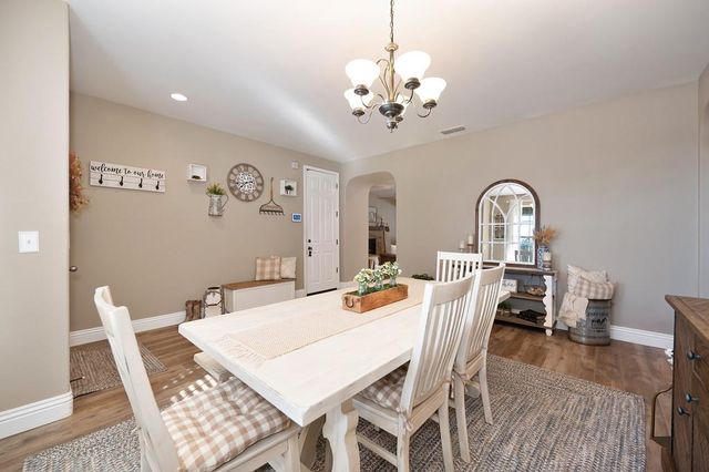 1195 Broad Acres Way, Plumas Lake, CA 95961