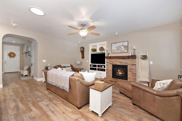 1195 Broad Acres Way, Plumas Lake, CA 95961