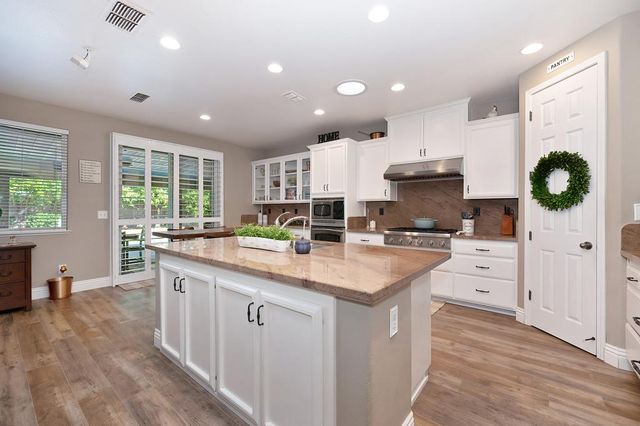 1195 Broad Acres Way, Plumas Lake, CA 95961