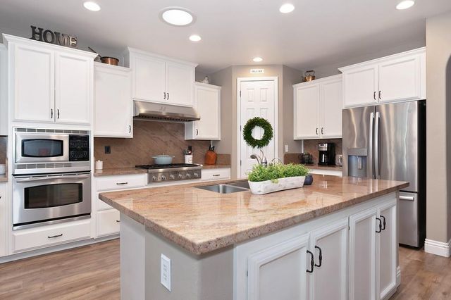 1195 Broad Acres Way, Plumas Lake, CA 95961