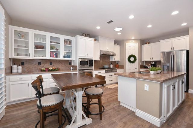 1195 Broad Acres Way, Plumas Lake, CA 95961