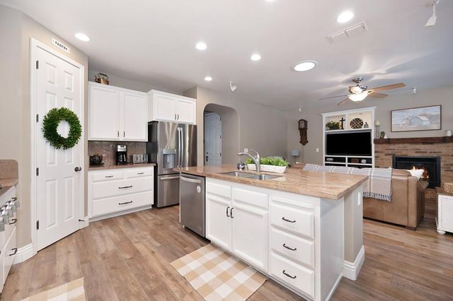 1195 Broad Acres Way, Plumas Lake, CA 95961