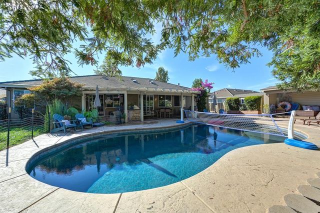 1195 Broad Acres Way, Plumas Lake, CA 95961