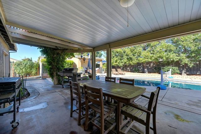 1195 Broad Acres Way, Plumas Lake, CA 95961