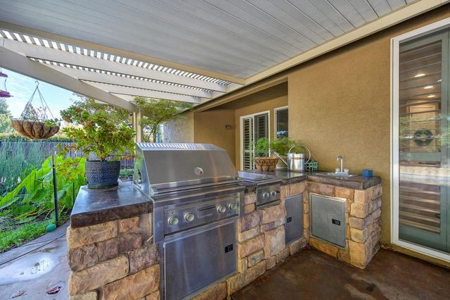 1195 Broad Acres Way, Plumas Lake, CA 95961