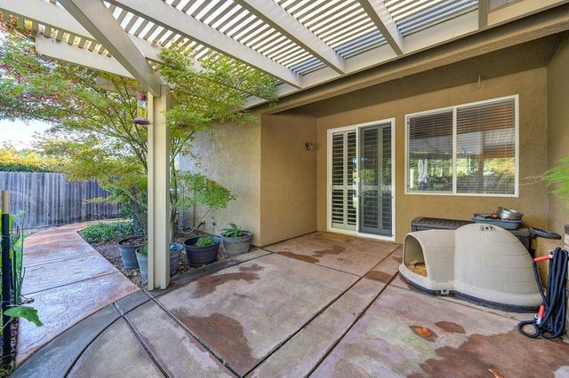 1195 Broad Acres Way, Plumas Lake, CA 95961