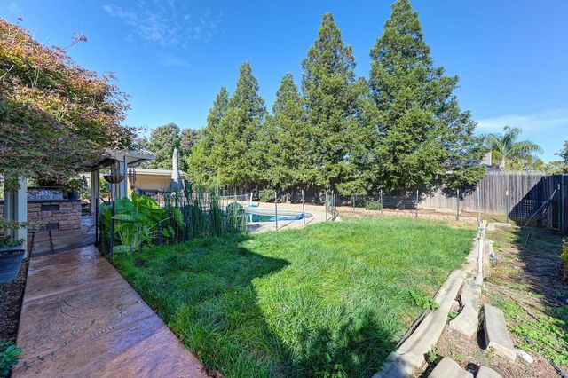 1195 Broad Acres Way, Plumas Lake, CA 95961