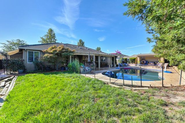 1195 Broad Acres Way, Plumas Lake, CA 95961