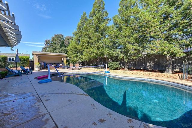 1195 Broad Acres Way, Plumas Lake, CA 95961