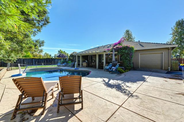 1195 Broad Acres Way, Plumas Lake, CA 95961