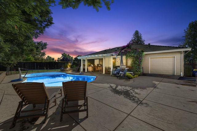 1195 Broad Acres Way, Plumas Lake, CA 95961