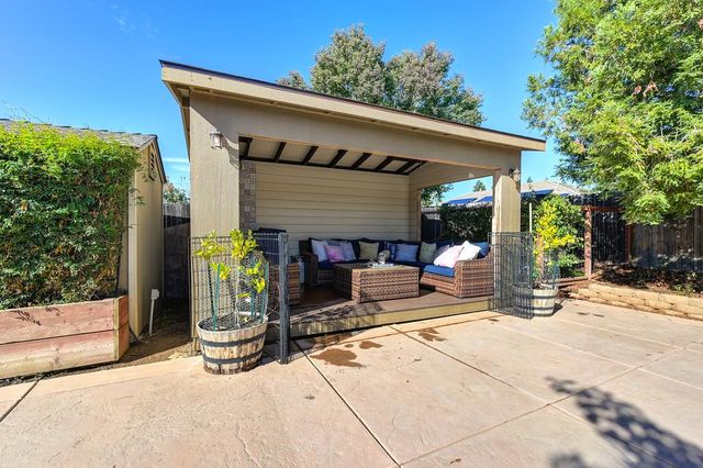 1195 Broad Acres Way, Plumas Lake, CA 95961