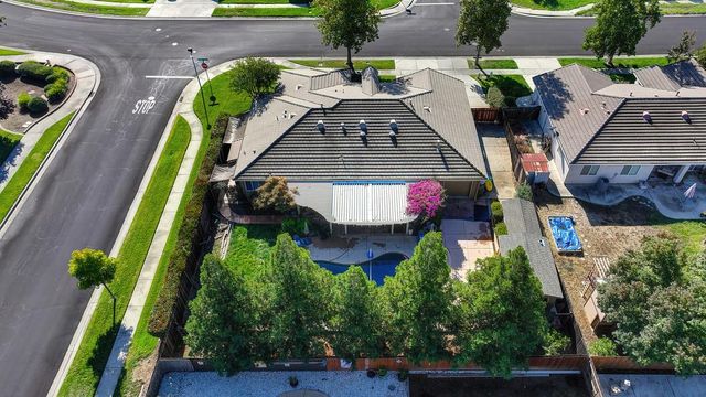 1195 Broad Acres Way, Plumas Lake, CA 95961