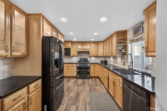 1555 Lynne Court, Redlands, CA 92373