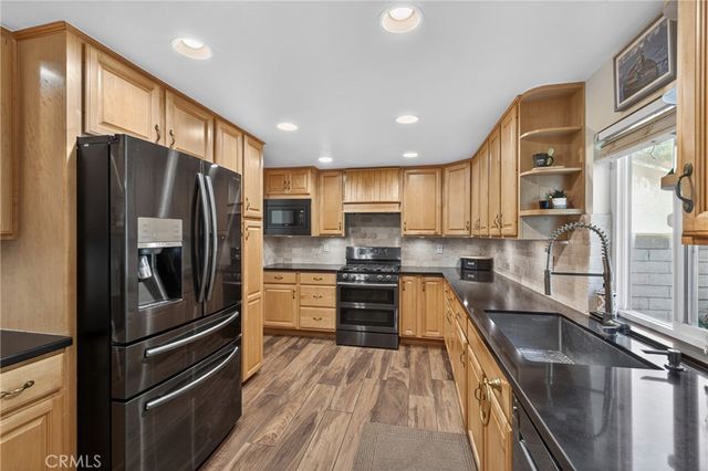 1555 Lynne Court, Redlands, CA 92373
