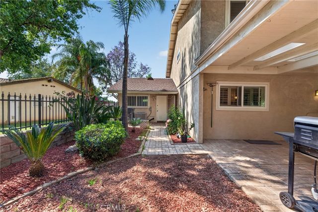 1555 Lynne Court, Redlands, CA 92373