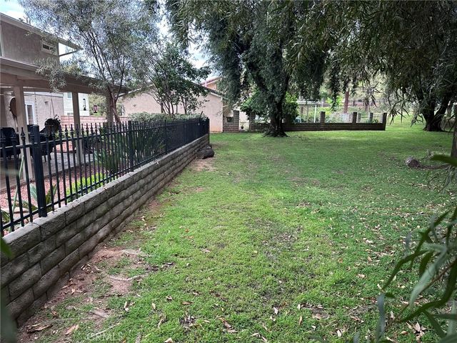 1555 Lynne Court, Redlands, CA 92373