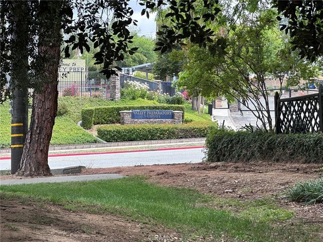 1555 Lynne Court, Redlands, CA 92373