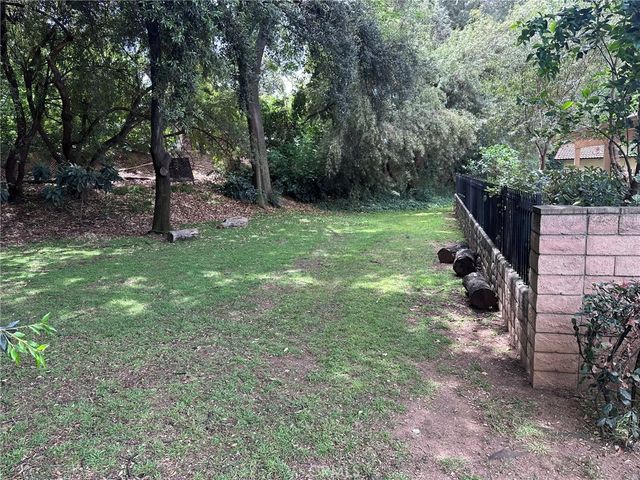 1555 Lynne Court, Redlands, CA 92373