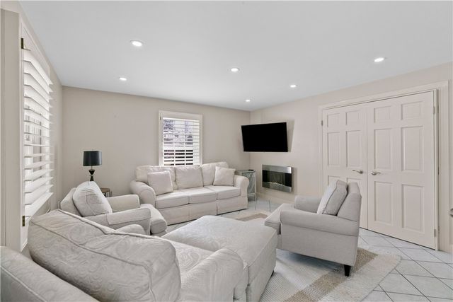 26 Red Cross Avenue, Newport, RI 02840