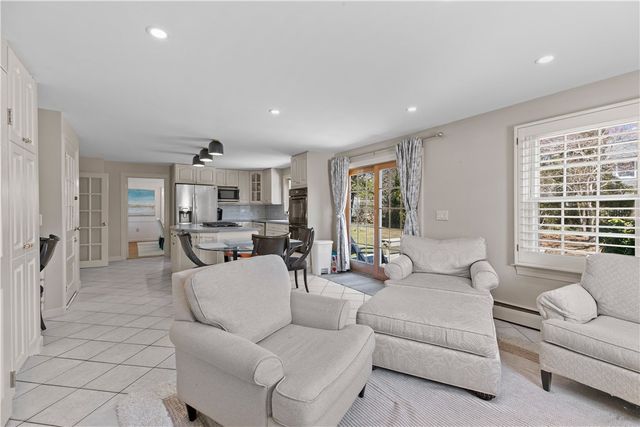 26 Red Cross Avenue, Newport, RI 02840