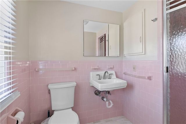 26 Red Cross Avenue, Newport, RI 02840