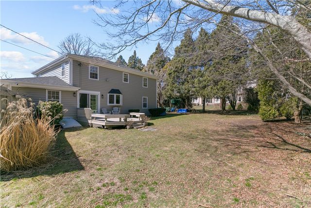26 Red Cross Avenue, Newport, RI 02840