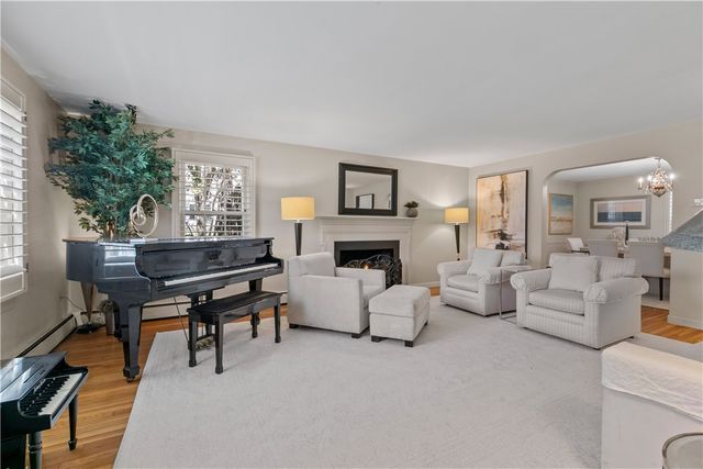 26 Red Cross Avenue, Newport, RI 02840