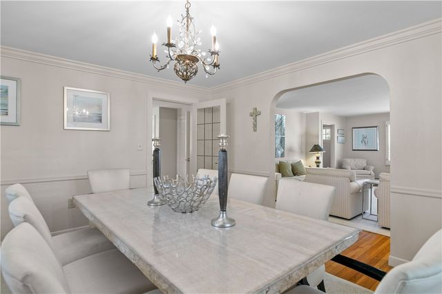 26 Red Cross Avenue, Newport, RI 02840
