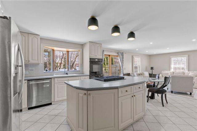 26 Red Cross Avenue, Newport, RI 02840