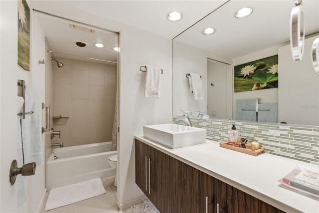 5757 GULF OF MEXICO DRIVE 115, Longboat Key, FL 34228