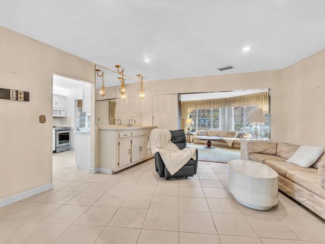 3051 NE 44th Street, Fort Lauderdale, FL 33308