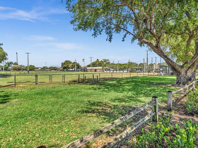 3051 NE 44th Street, Fort Lauderdale, FL 33308