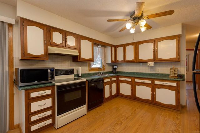 320 Valley, Waterloo, IA 50701