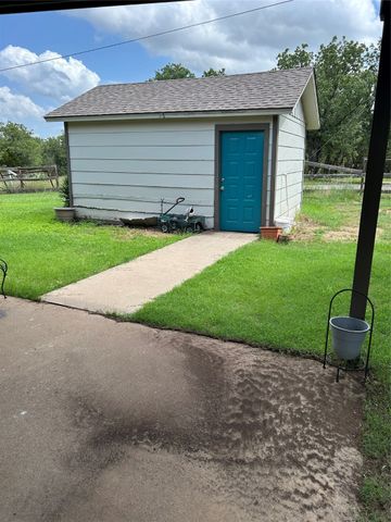 5210 Laurie Street, Mineral Wells, TX 76067