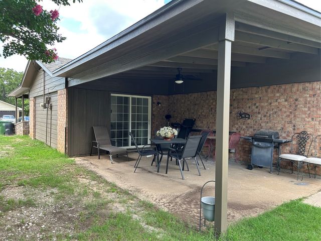 5210 Laurie Street, Mineral Wells, TX 76067