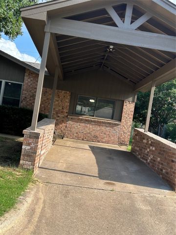 5210 Laurie Street, Mineral Wells, TX 76067