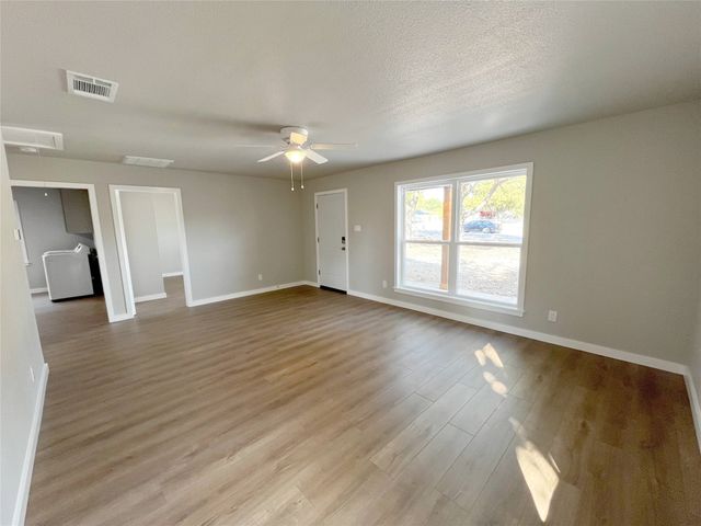 3705 N Elm Street, Fort Worth, TX 76106