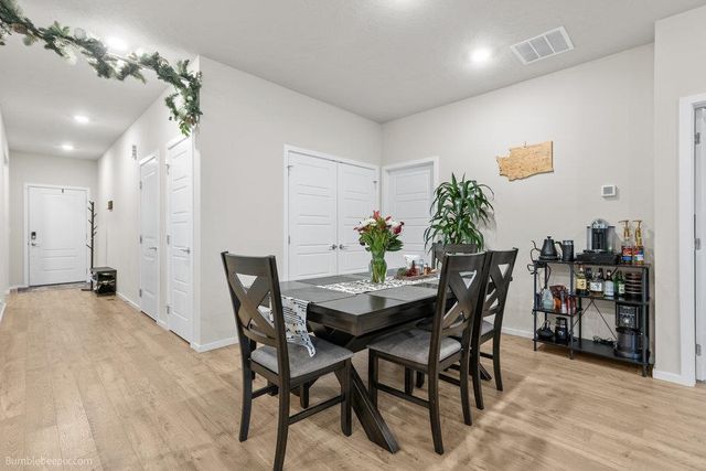 8215 S Avery Rd, Cheney, WA 99004