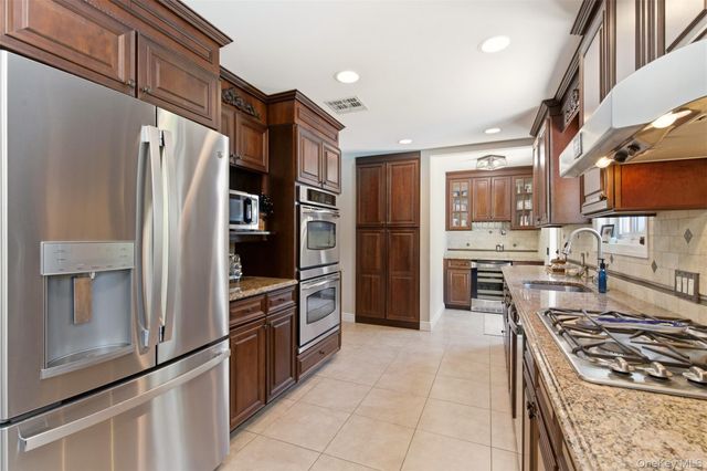 60 Tulipwood Drive, Commack, NY 11725