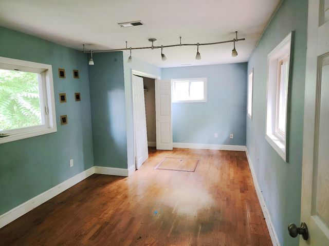 66 Lakeshore Dr, Holliston, MA 01746
