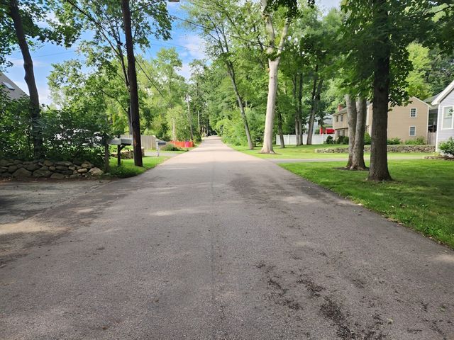 66 Lakeshore Dr, Holliston, MA 01746