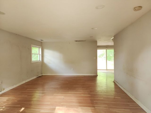 66 Lakeshore Dr, Holliston, MA 01746