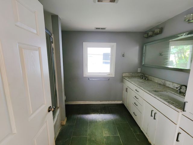 66 Lakeshore Dr, Holliston, MA 01746