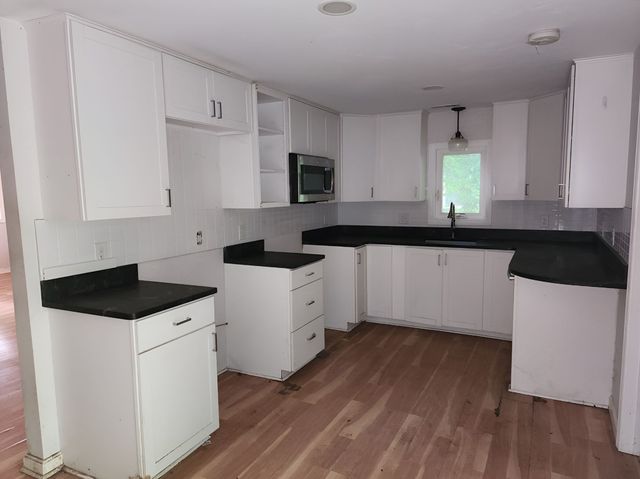 66 Lakeshore Dr, Holliston, MA 01746