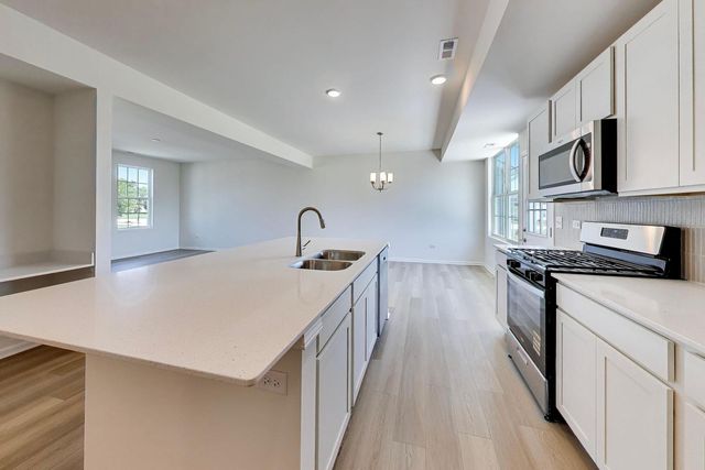 1047 Celebration Drive, Aurora, IL 60504