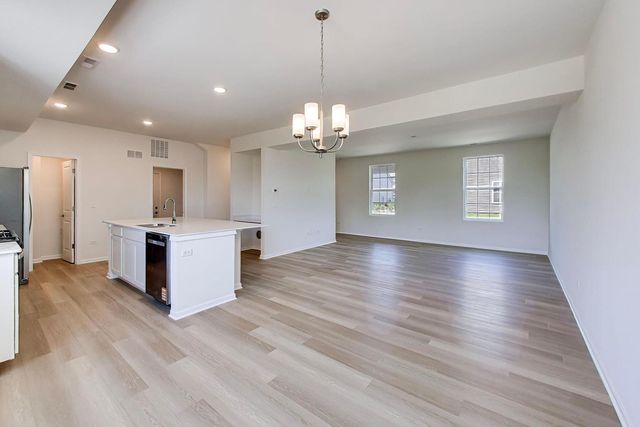 1047 Celebration Drive, Aurora, IL 60504