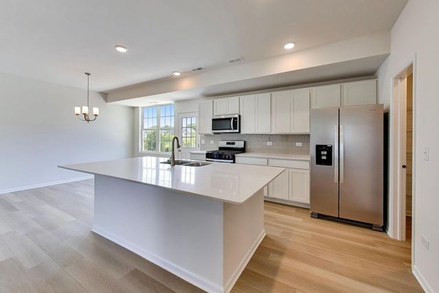 1047 Celebration Drive, Aurora, IL 60504