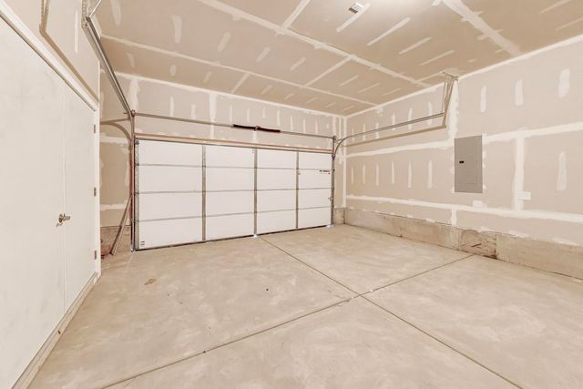 1047 Celebration Drive, Aurora, IL 60504